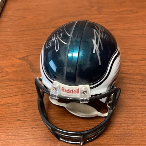 Philadelphia Eagles Autographed Mini Helmet Jamaal Jackson & Artis Hicks. - Picture 1 of 3